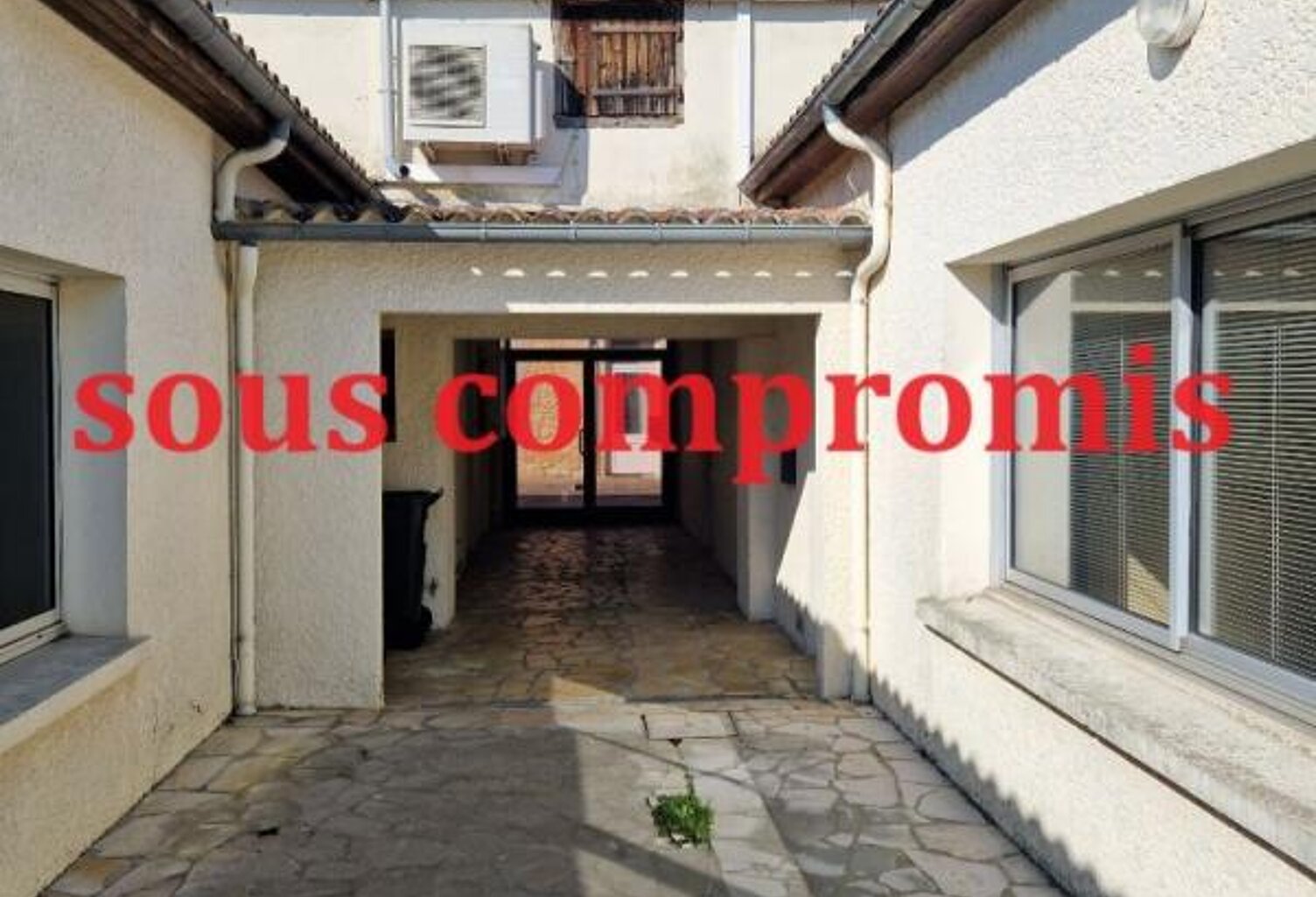 À vendre  de 340 m² à Lesparre-Médoc — photo 1