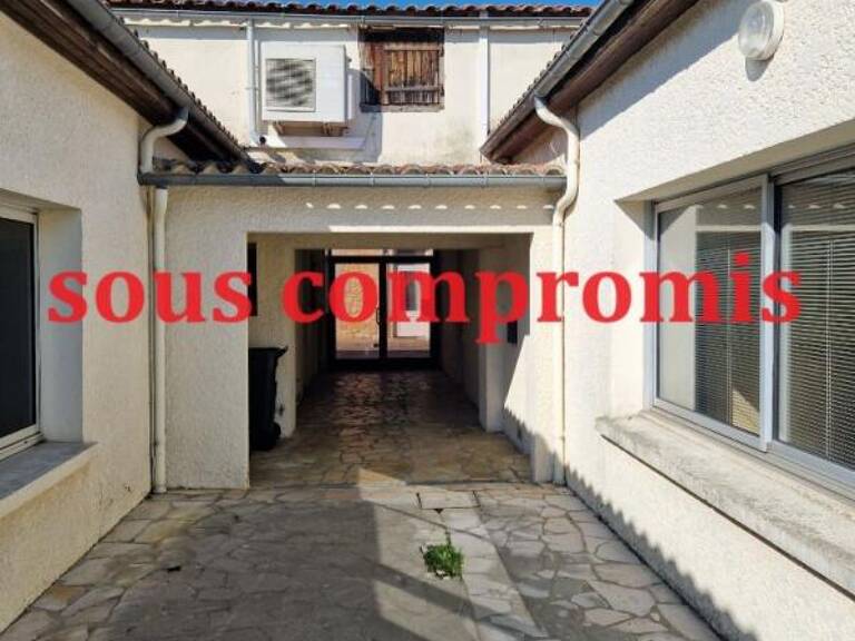 À vendre  de 340 m² à Lesparre-Médoc — photo 1