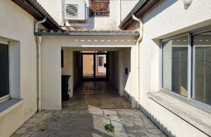 À vendre  de 340 m² à Lesparre-Médoc — photo 2