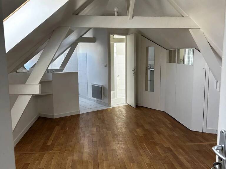 Nouveau. Studio école de commerce Dijon — photo 1