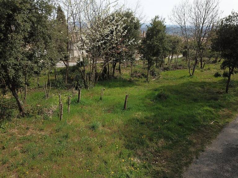 Terrain 1170 m2 CHASSIERS vue dégagée — photo 1