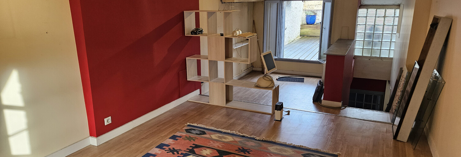 Commerce  90 m² à louer à Saintes (17100)