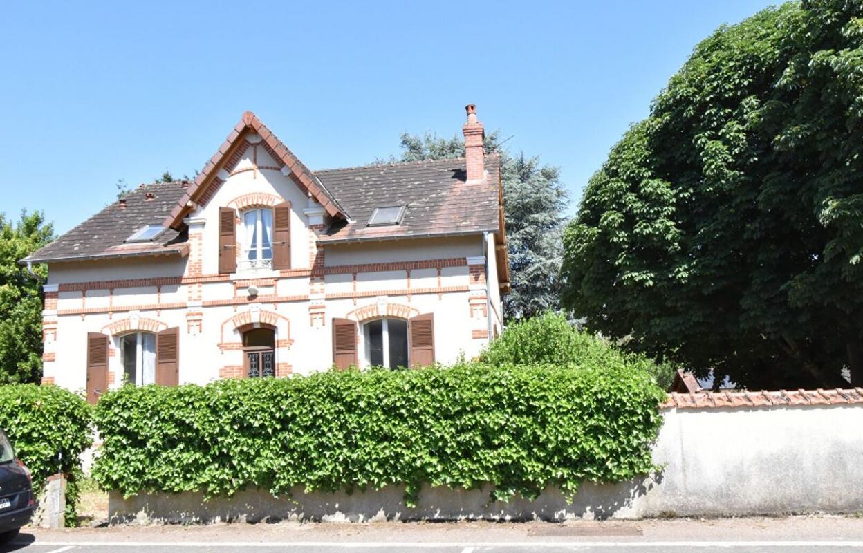 maison 4 pièces 131 m2 à vendre à Léré (18240)