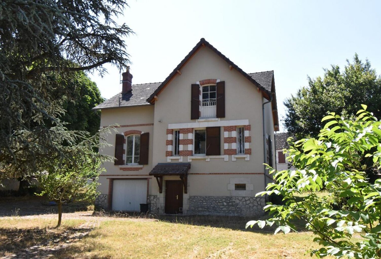 Maison T6 (131 m²) en vente à LERE — photo 1
