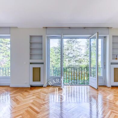 Appartement 3 pièces 2037 €