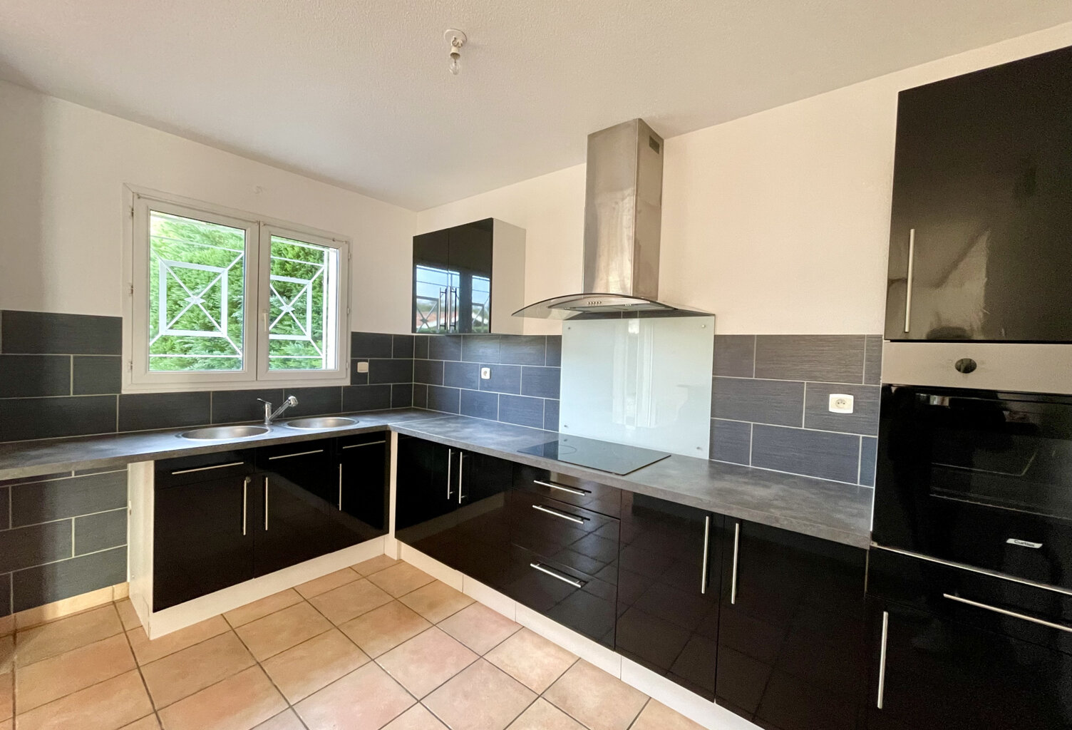 Maison mitoyenne de 90m2 en excellent état — photo 1