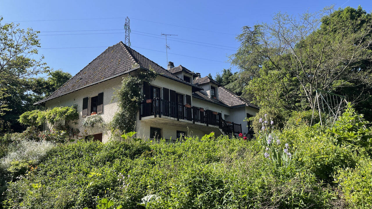 maison 10 pièces 242 m2 à vendre à Saint-Léonard-de-Noblat (87400)
