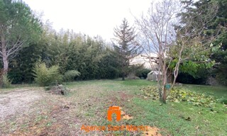 Terrain  567 m² à vendre à Sauzet (26740)