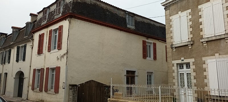 Villa / Maison 8 pièces  à vendre Sauveterre-de-Béarn 64390