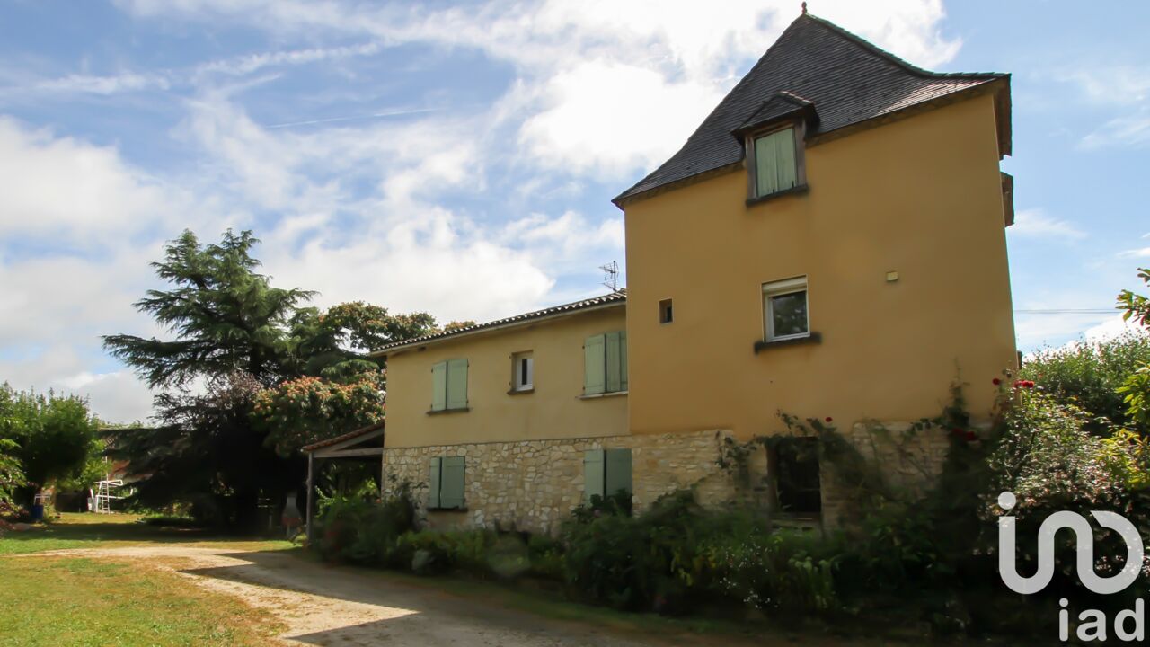 maison 12 pièces 241 m2 à vendre à Saint-Cyprien (24220)