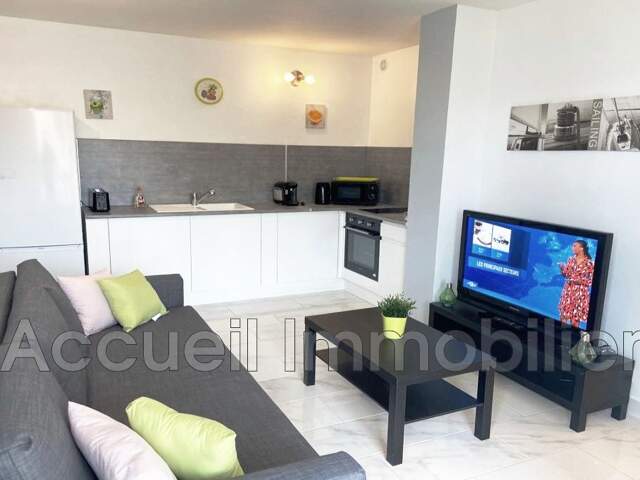 Studio d''environ 26 m² avec loggia vitrée en angle, en excell — photo du bien