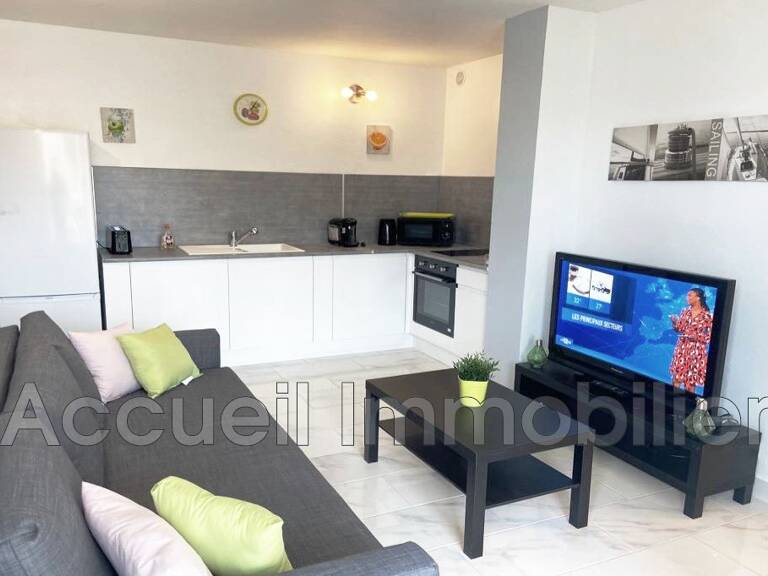 Studio d''environ 26 m² avec loggia vitrée en angle, en excell — photo 1