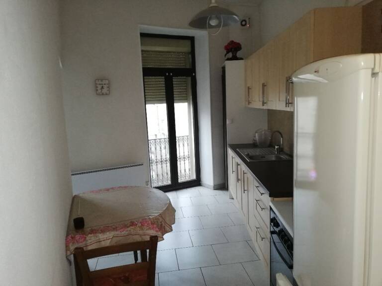 Appartement T2 dans un immeuble en cœur de village — photo 1