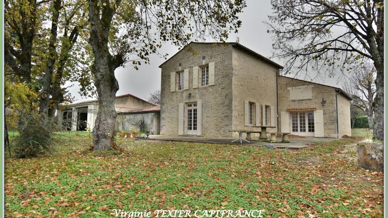 maison 8 pièces 226 m2 à vendre à Saint-Jean-d'Angély (17400)