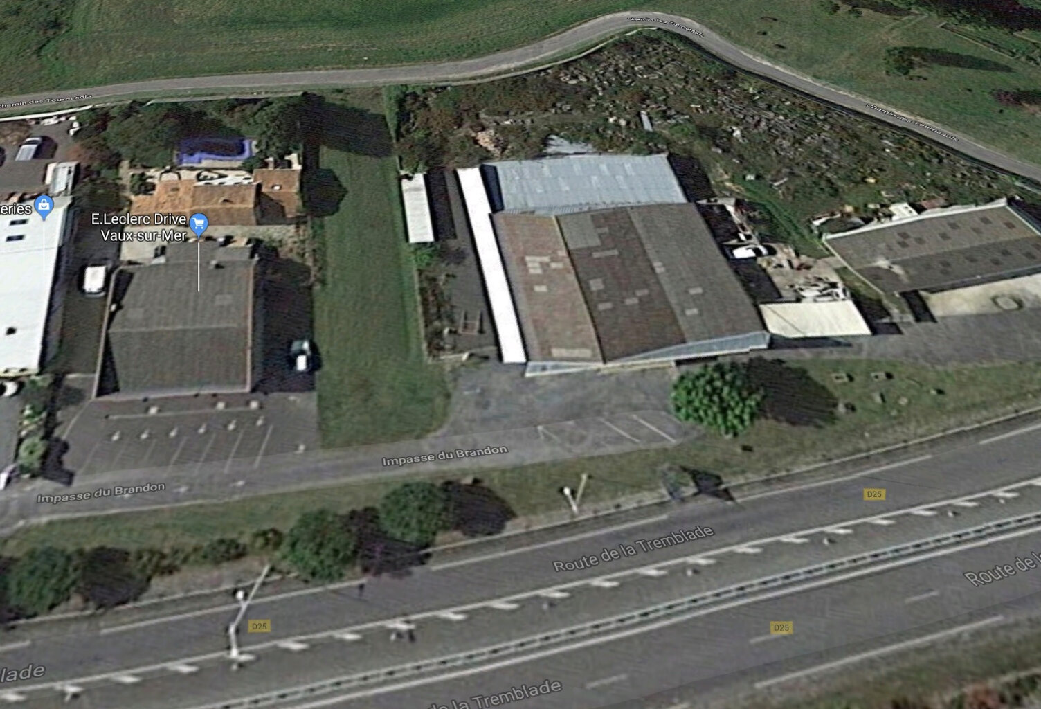 EXCLUSIVITÉ VAUX SUR MER TERRAIN 605 M2  EN ZONE COMMERCIALE — photo 1