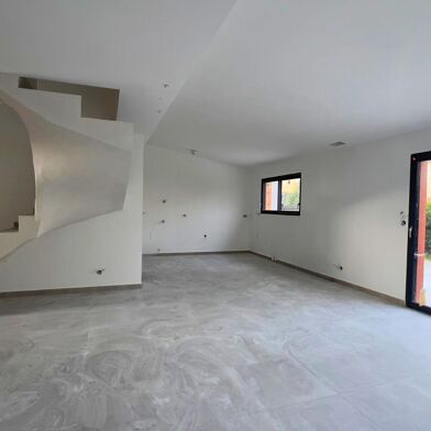 Maison 5 pièces 299000 €