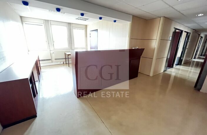 BUREAUX à LOUER — photo 2
