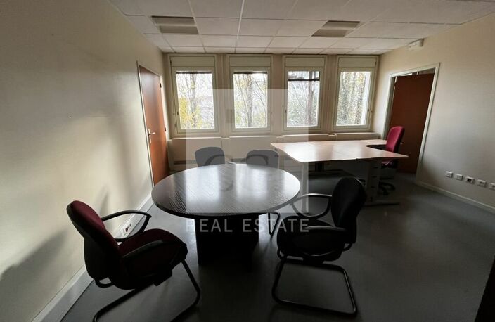 BUREAUX à LOUER — photo 3