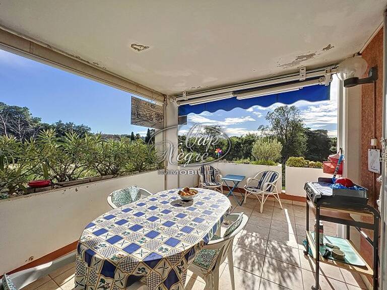 T2 en étage avec terrasse, séjour kitchenette, chb, sdb, WC — photo 1