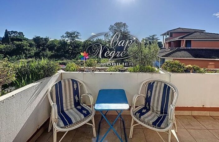 T2 en étage avec terrasse, séjour kitchenette, chb, sdb, WC — photo 2