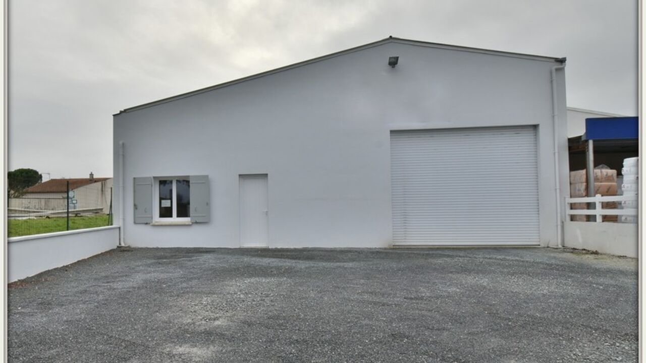 local industriel 4 pièces 350 m2 à vendre à Saint-Jean-d'Angély (17400)