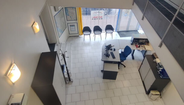 Local commercial 3 pièces  à louer Saintes 17100