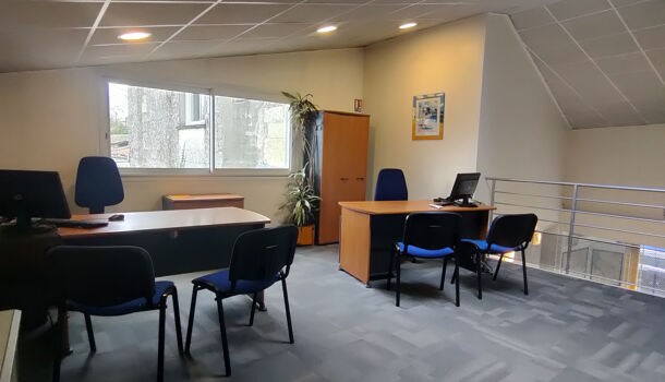 Local commercial 3 pièces  à louer Saintes 17100