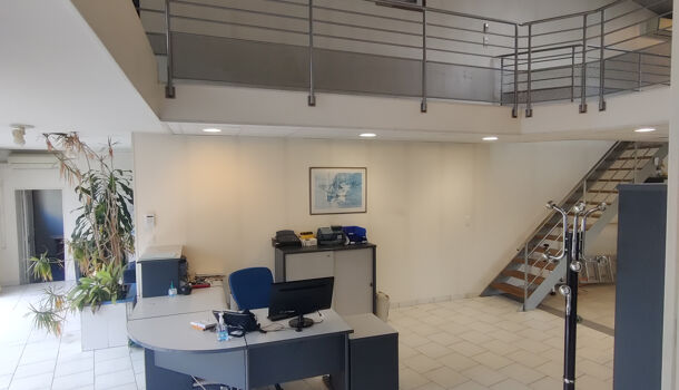 Local commercial 3 pièces  à louer Saintes 17100