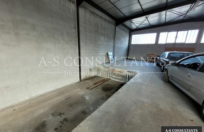 LOCAL D'ACTIVITE A VENDRE — photo 3