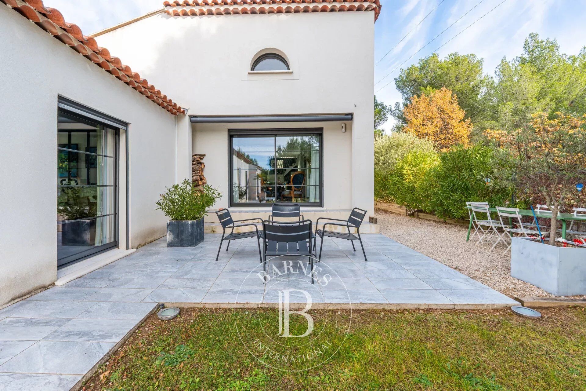 Villa / Maison 7 pièces  à vendre Aix-en-Provence 13100