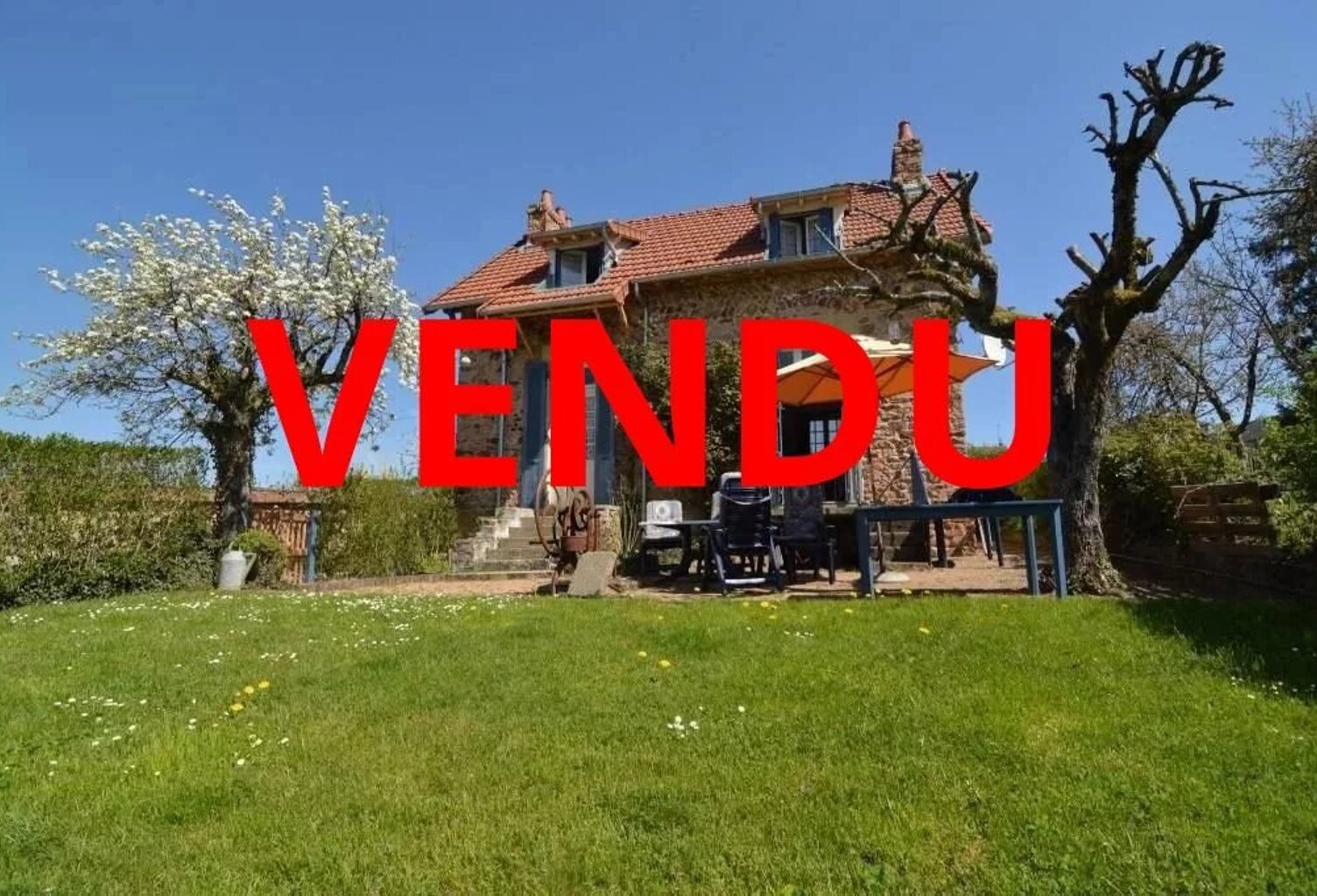 Gîte de groupe avec maison et studio à vendre en Bourgogne — photo 1