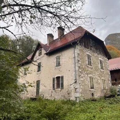 Maison 11 pièces 899000 €