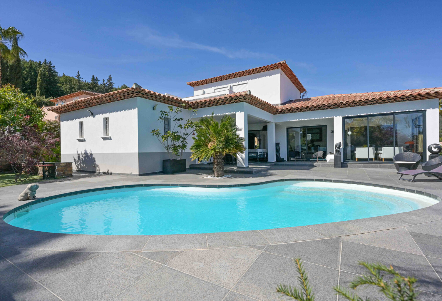 Maison contemporaine de 180m2 sur 650m2 de terrain — photo 1