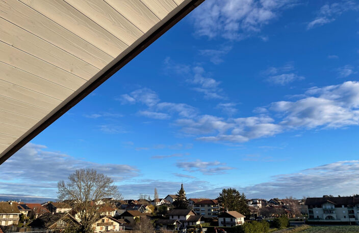 APPARTEMENT 4 PIECES AVEC UNE GRANDE TERRASSE A MESSERY - le — photo 2