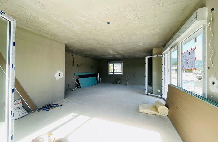 APPARTEMENT 5 PIECES AVEC TERRASSE TRIPLE EXPOSITION A VETRA — photo 2