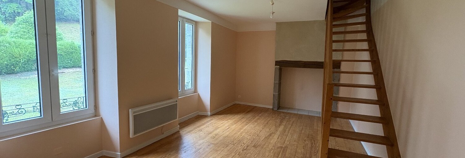 Immeuble   m² à vendre à Lascelle (15590)