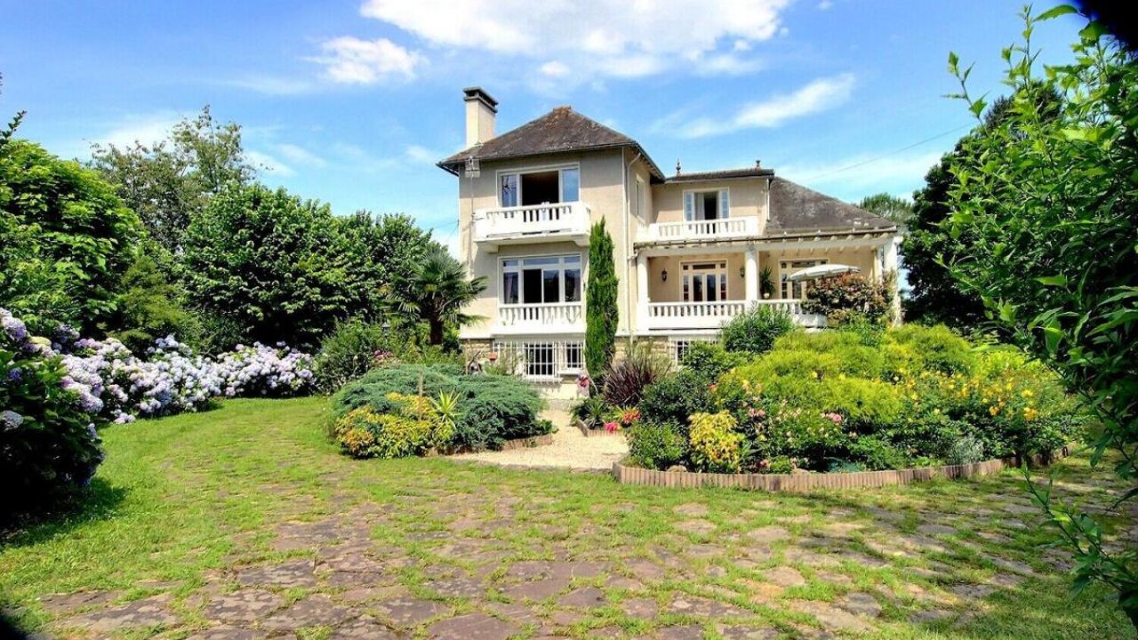 maison 8 pièces 330 m2 à vendre à Nay (64800)