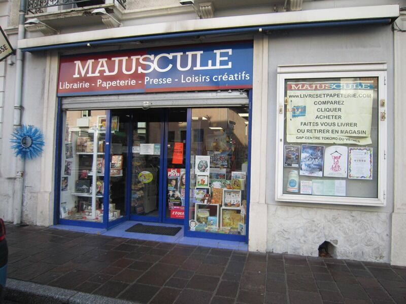 EXCLUSIVITÉ ! Fonds de commerce de 98m² - 2 caves - Terrasse