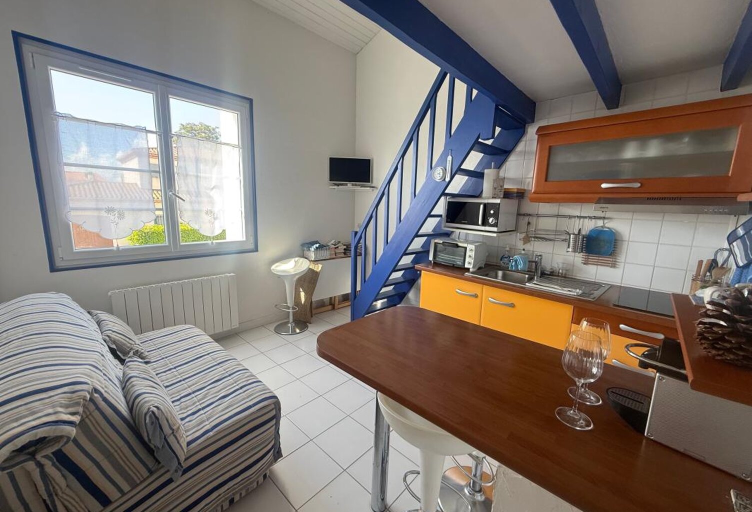 APPARTEMENT EN DUPLEX - 400M PLAGE DE VALLIERES - PARKING PRIVE — photo 1