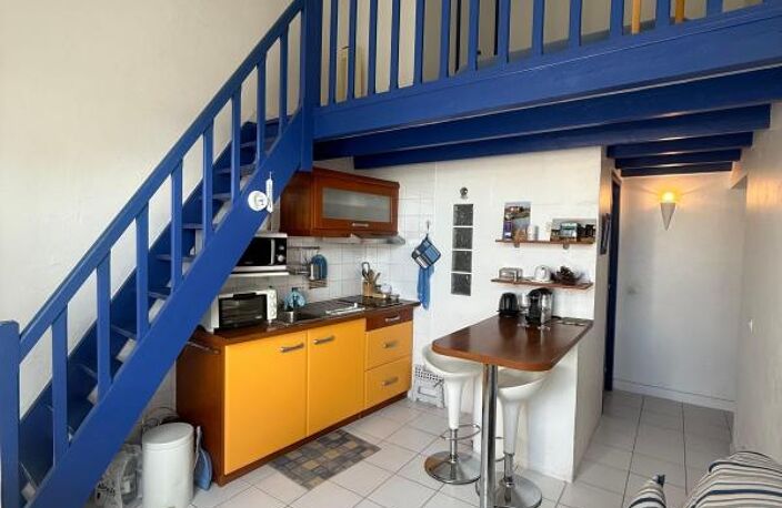 APPARTEMENT EN DUPLEX - 400M PLAGE DE VALLIERES - PARKING PRIVE — photo 2