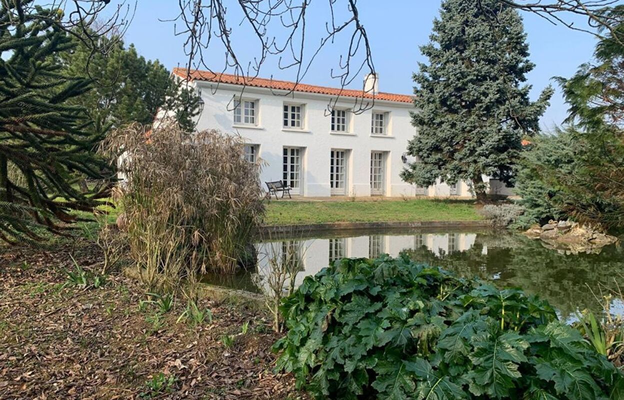 maison 6 pièces 247 m2 à vendre à Sablonceaux (17600)