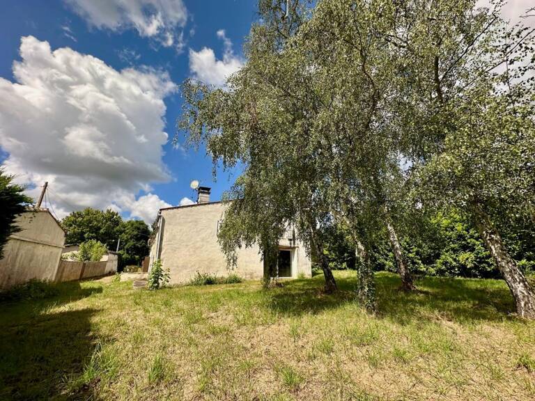 🏡 Maison de 97 m² à Corme-Royal – Grand terrain et beau potentiel ! — photo 1