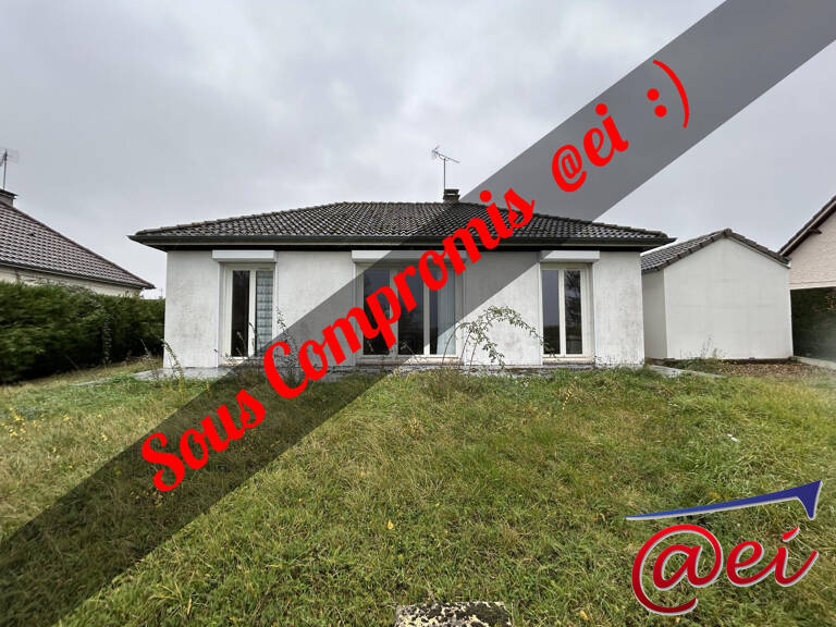 Maison de plain-pied type 4 + 2 garages sur 500 m² de terrain — photo 1