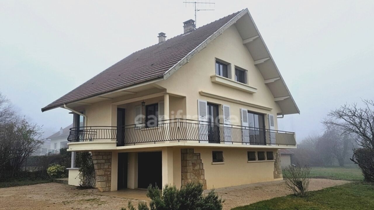 maison 6 pièces 170 m2 à vendre à Poligny (39800)
