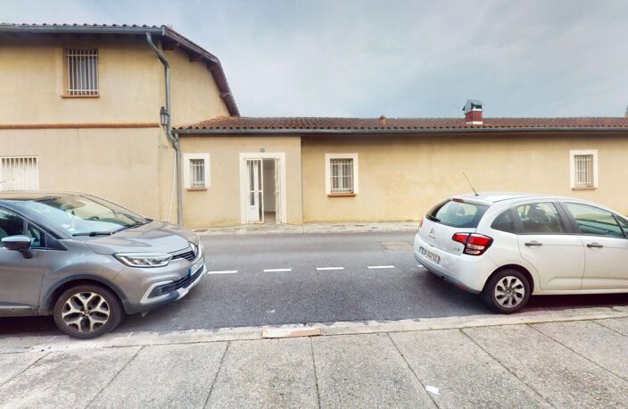 MUR A VENDRE - PLATEAU DE 342M2 AU CENTRE DE CASTELNAU D'ESTRETEFONDS A RENOVER — photo 2