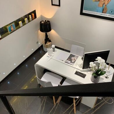 Commerce  246000 €