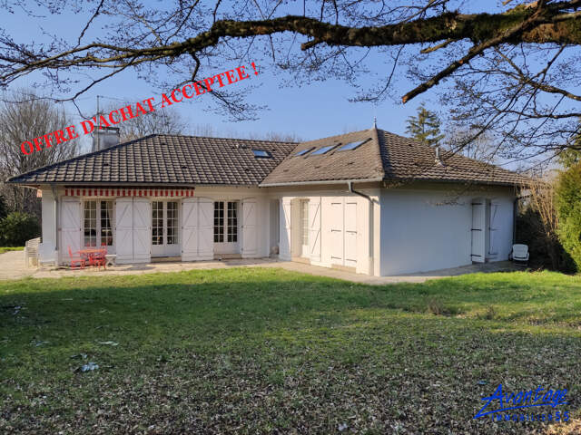 VASTE PAVILLON — photo du bien