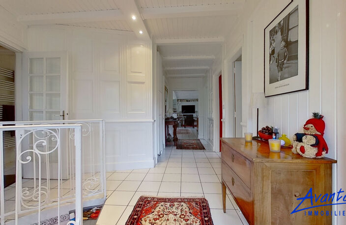 VASTE PAVILLON — photo 2