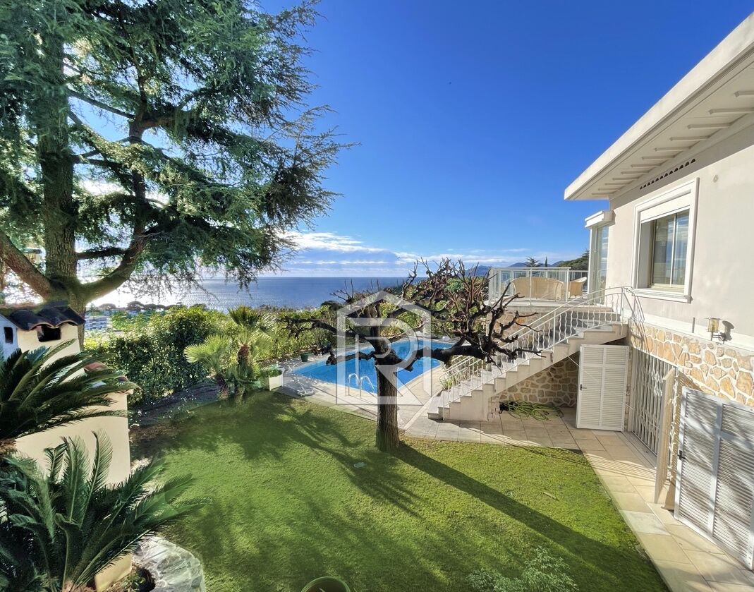 VILLA CROIX DES GARDES VUE MER PISCINE