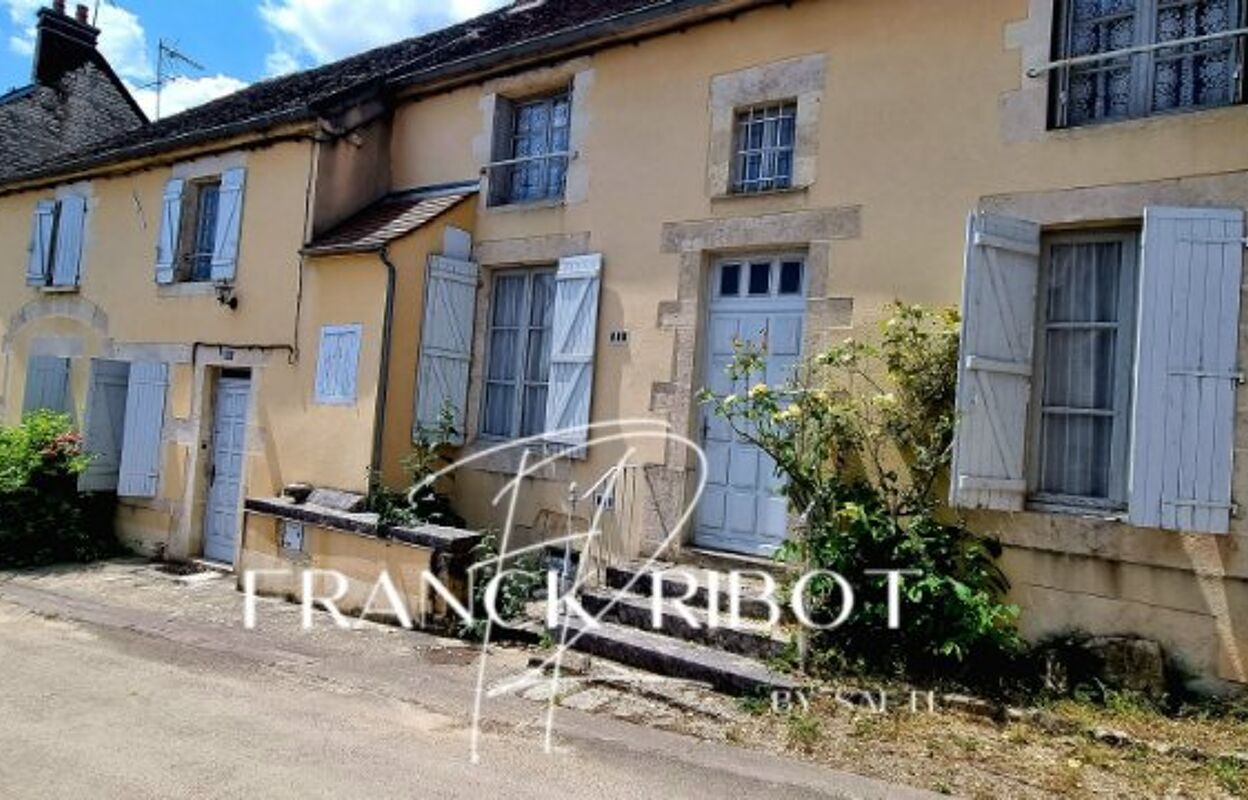 maison 9 pièces 252 m2 à vendre à Noyers (89310)